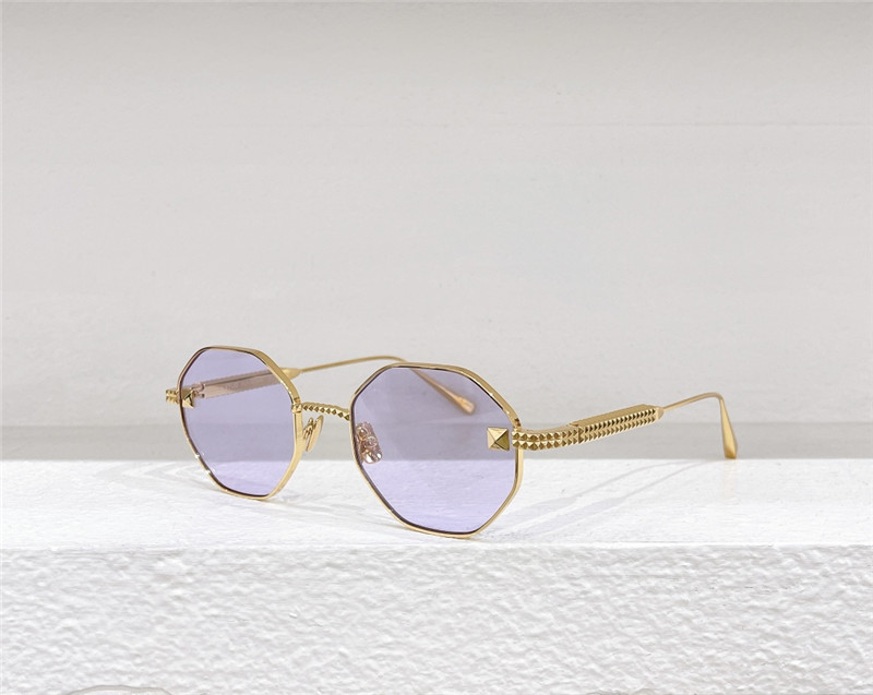 Va1e*ntin0 unique personality sunglasses