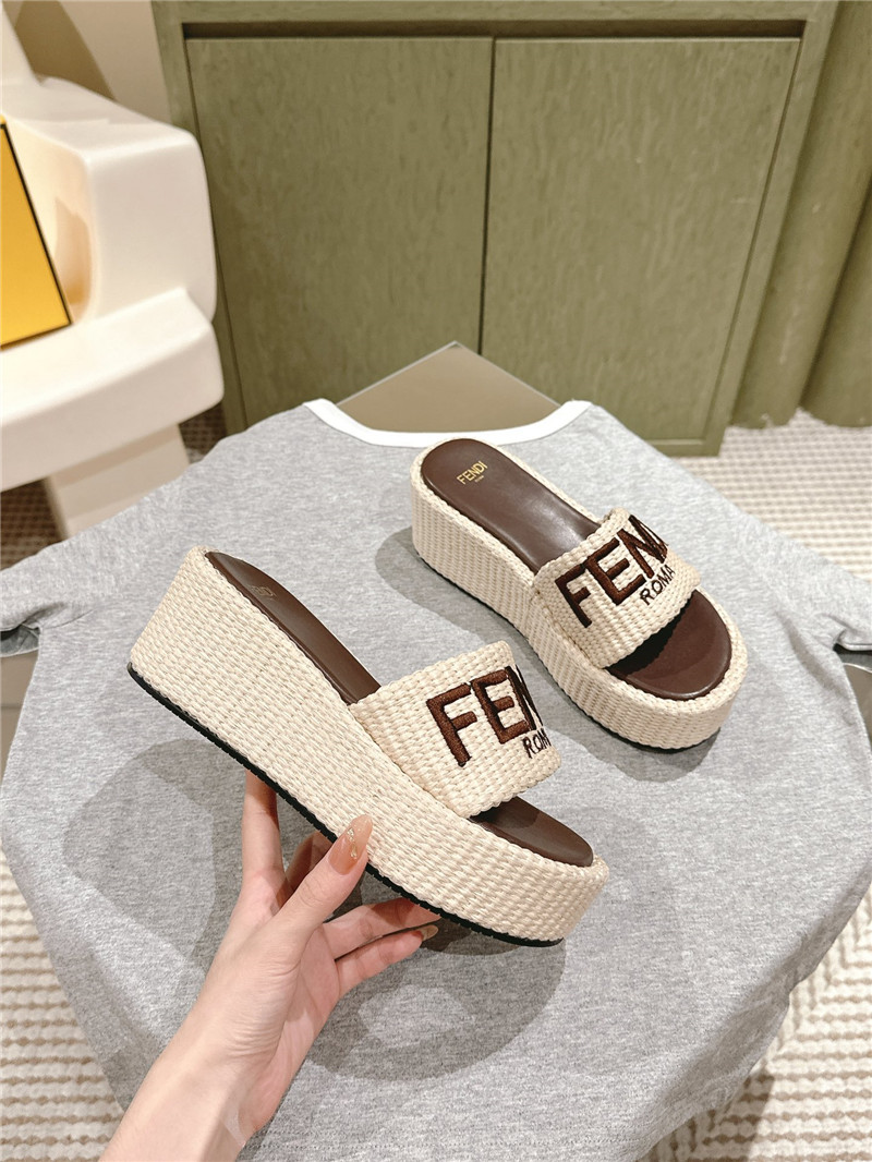 F**di sunshine platform slides women beige