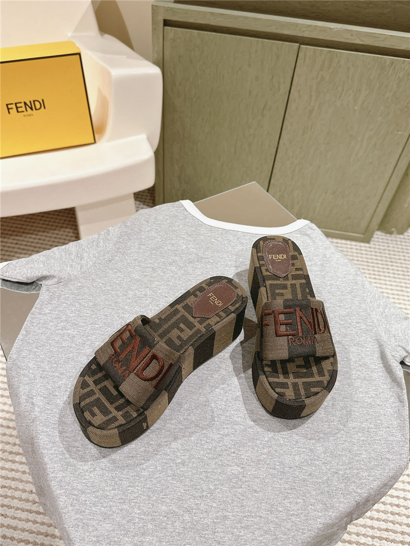 F**di sunshine platform slides women