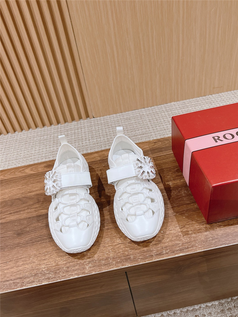 roger u1u1er viv’ run light trekky sneakers white
