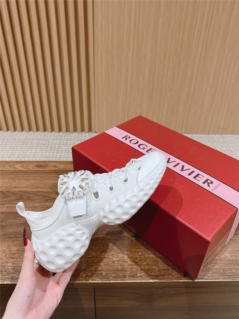 roger u1u1er viv’ run light trekky sneakers white