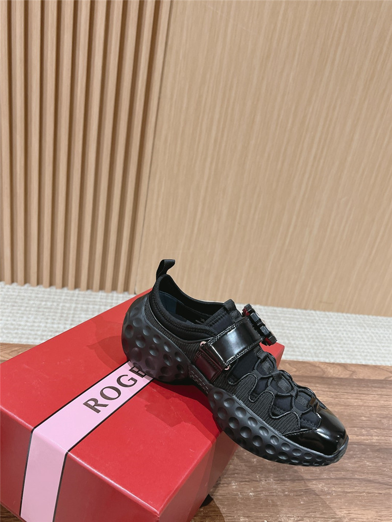 roger u1u1er viv’ run light trekky sneakers