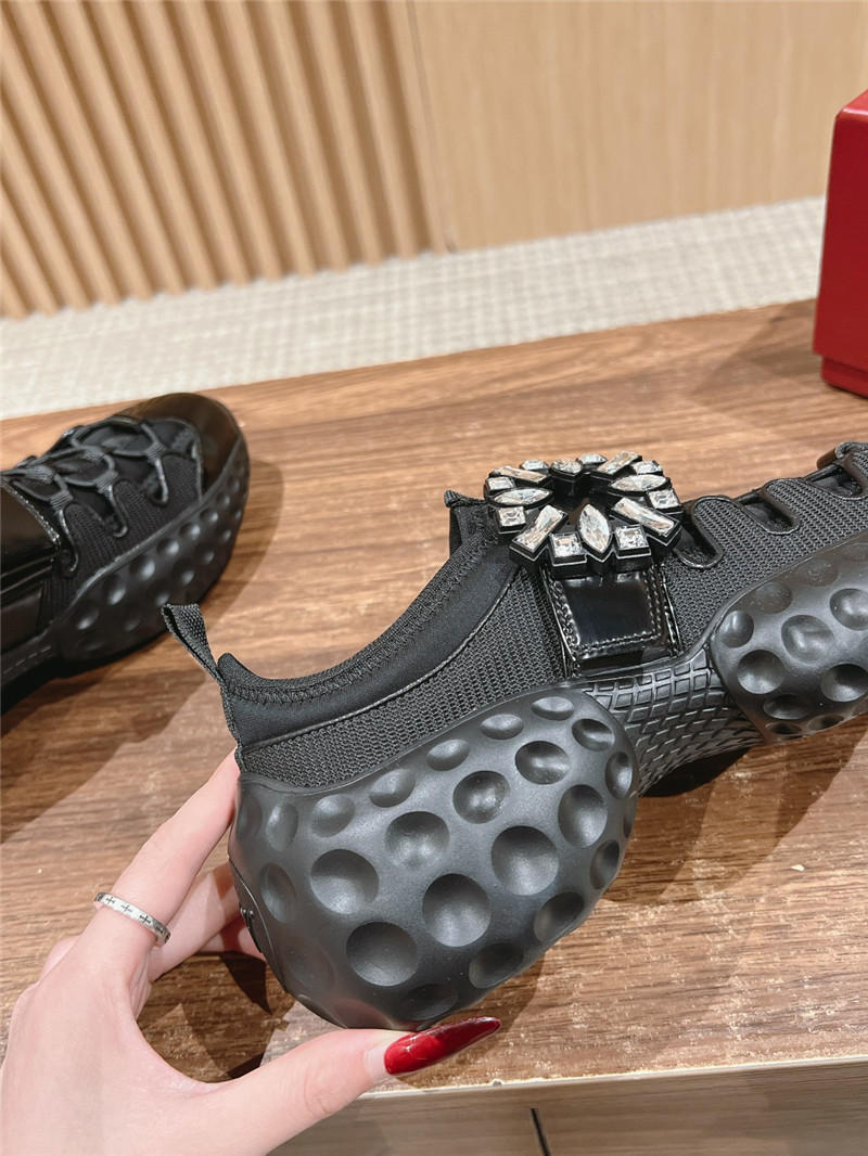 roger u1u1er viv’ run light trekky sneakers
