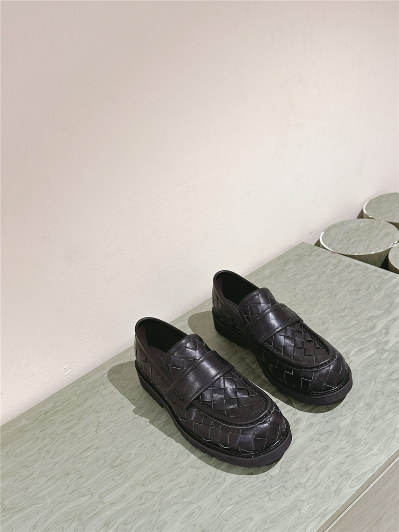 b0tt*ga Ven*ta women’s woven leather sneakers