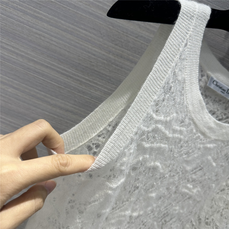 D10r hollow crochet small vest replica clothes