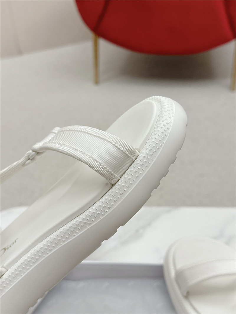 D10r women’s d-wave sandals white leather