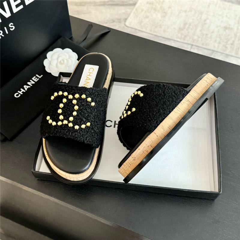 Ch**el logo platform pearl tweed slipper black