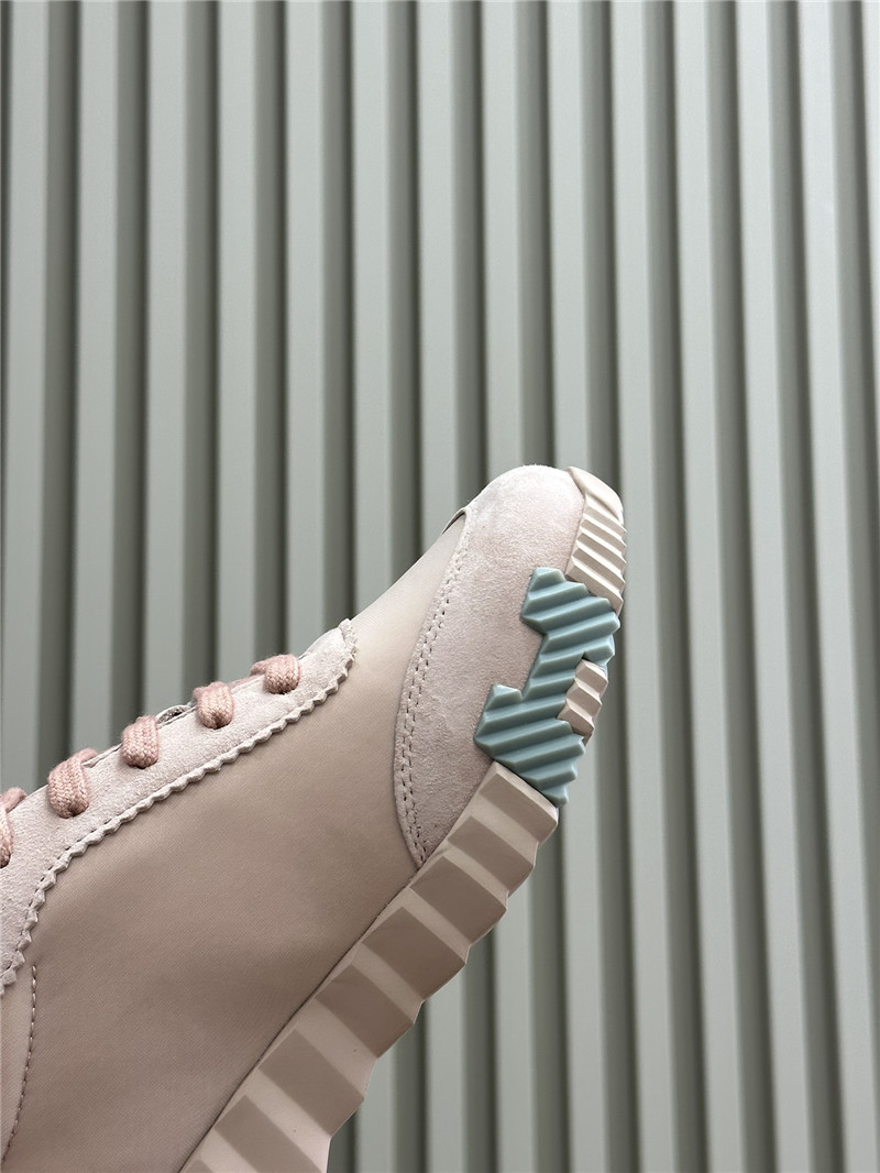 H**me5 bouncing sneaker women