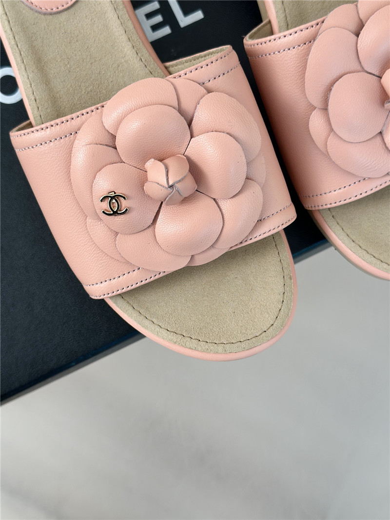 Ch**el platform camellia women’s slippers pink