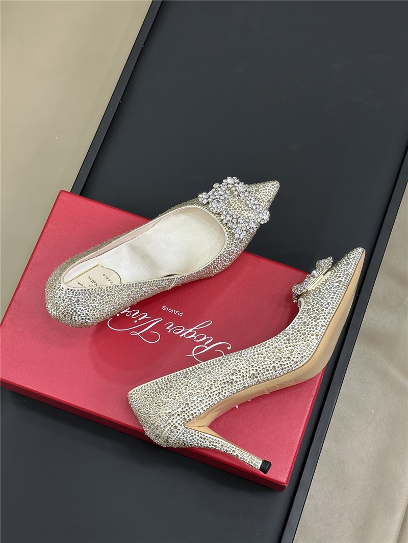 roger u1u1er flower d1am0nd buckle heels