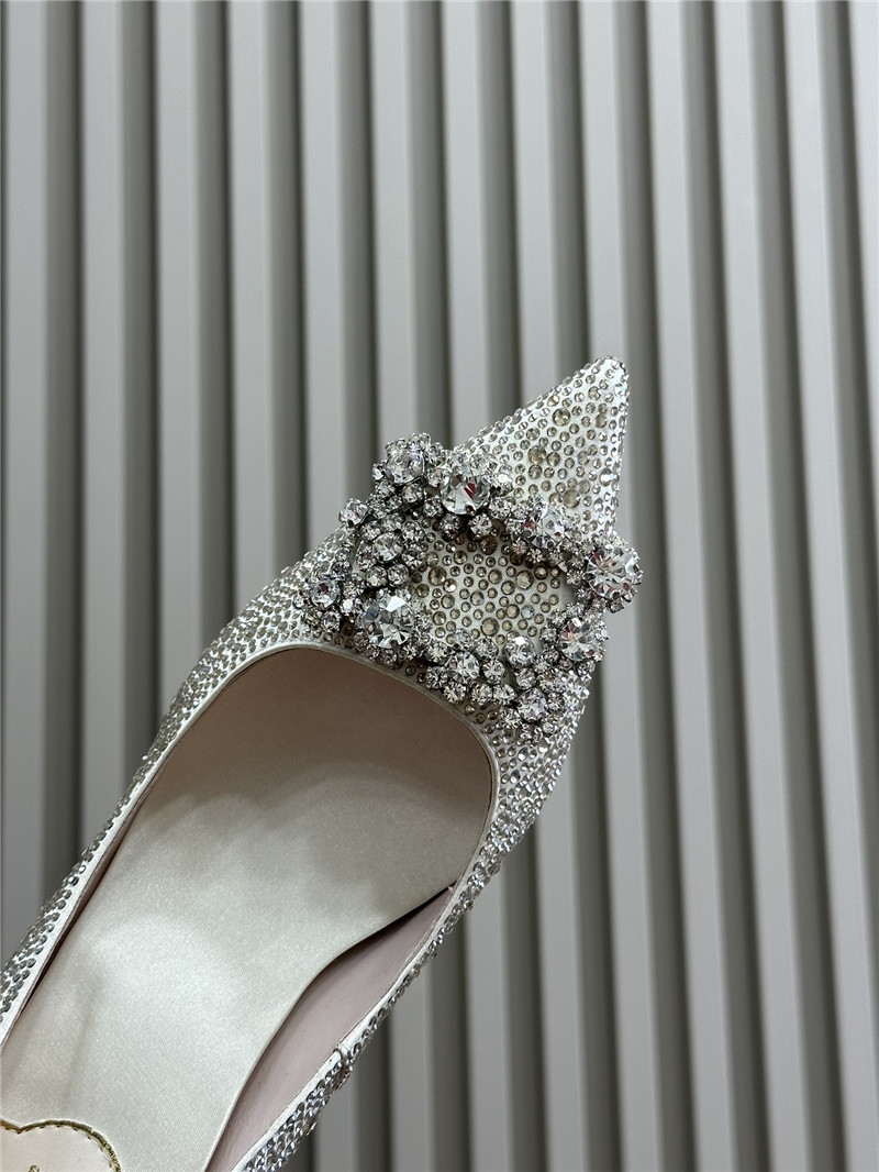 roger u1u1er flower d1am0nd buckle heels