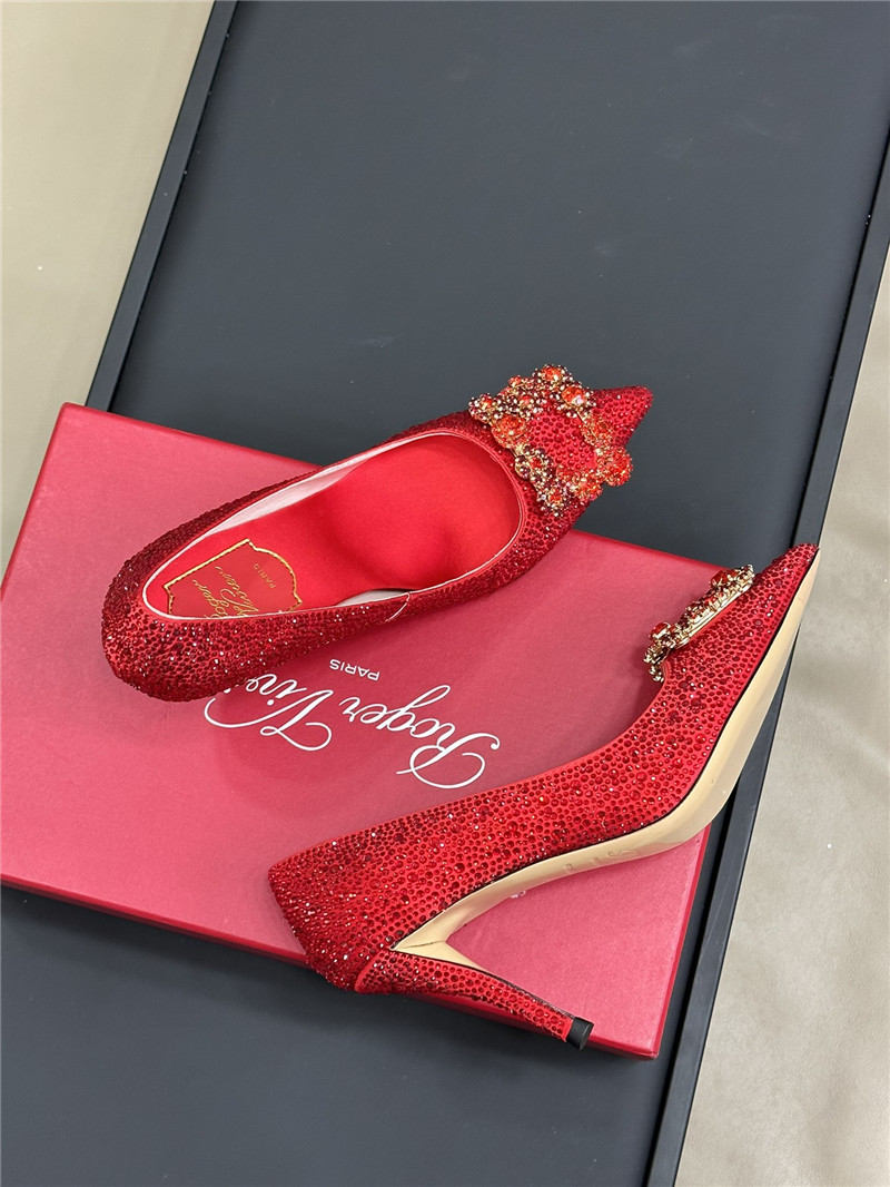 roger u1u1er red crystal buckle pumps