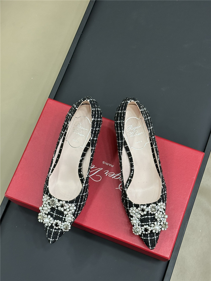 roger u1u1er tweed efflorescence pumps in black
