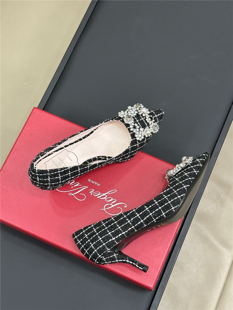 roger u1u1er tweed efflorescence pumps in black