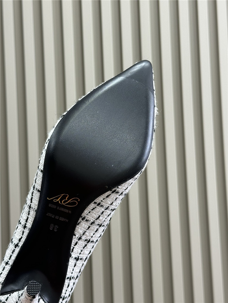 roger u1u1er tweed efflorescence pumps