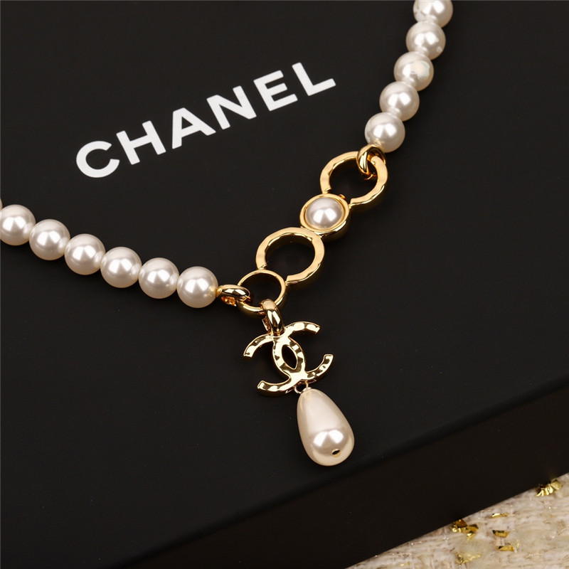 Ch**el necklace