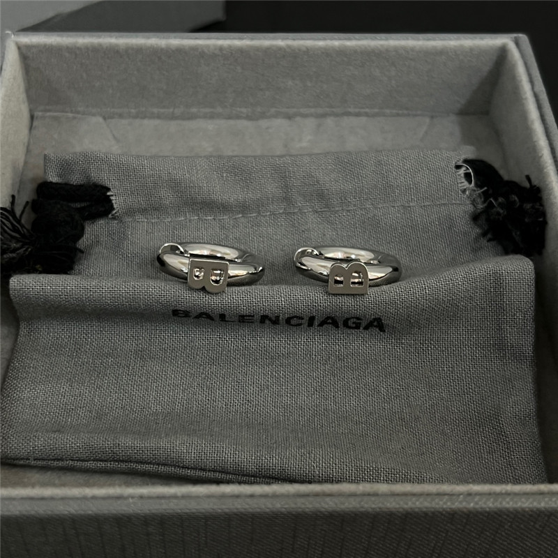 Ba1en*iaga new earrings