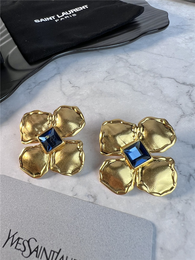 Y51 vintage four petal flower rhinestone earrings