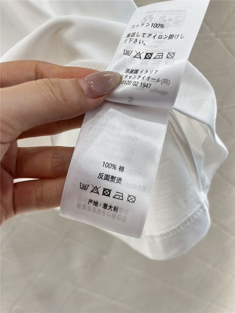 D10r hollow heart t-shirt cheap replica designer clothes