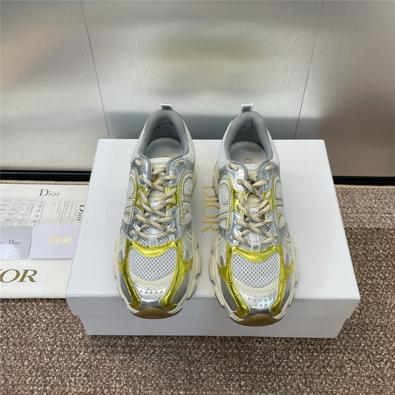D10r chrono sneakers gold