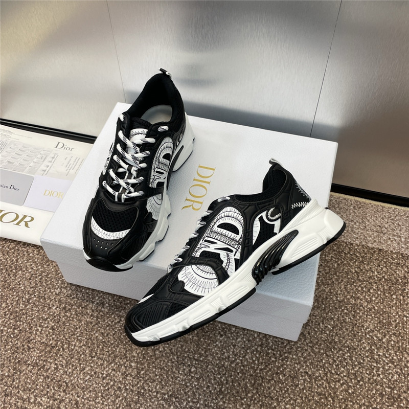 D10r chrono sneakers black and white