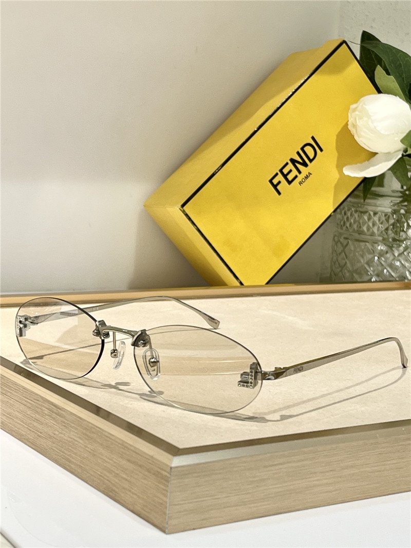 f**di oval D1am0nd logo sunglasses