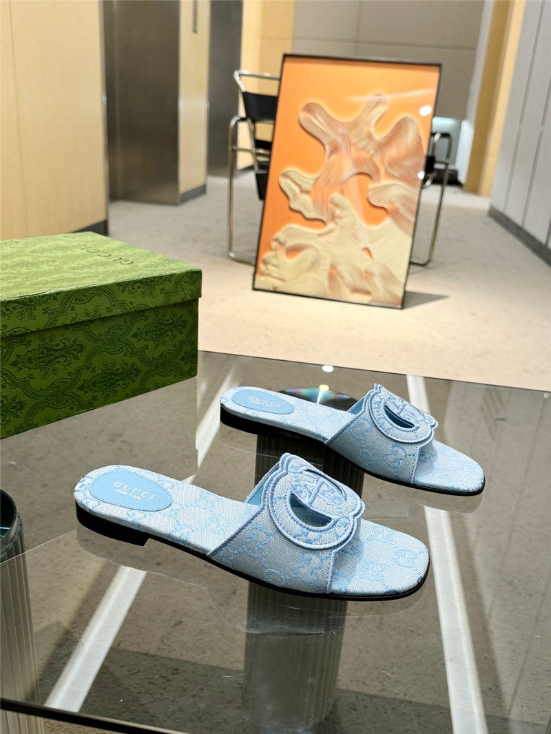 Gvc*1 interlocking g slide sandal in blue gg canvas