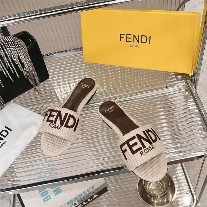 F**di sunshine white raffia flat sandals