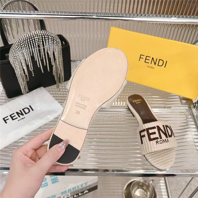 F**di sunshine white raffia flat sandals