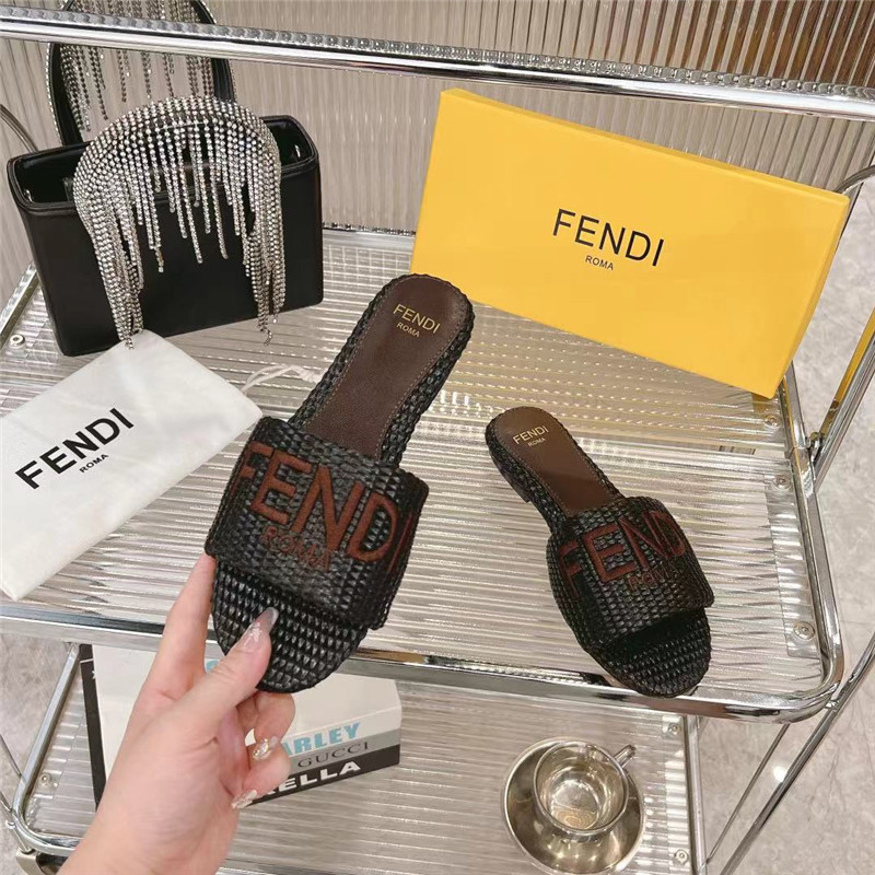 F**di sunshine black raffia flat sandals