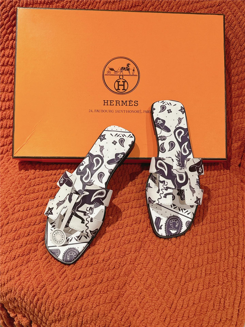 H**me5 oran sandal with white animaux bandana