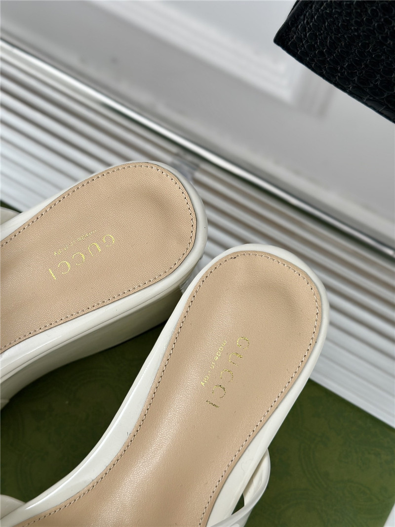 Gvc*1 signoria chain strappy platform slides in white