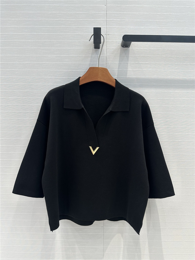 Va1e*ntin0 v logo sweater replica designer clothes