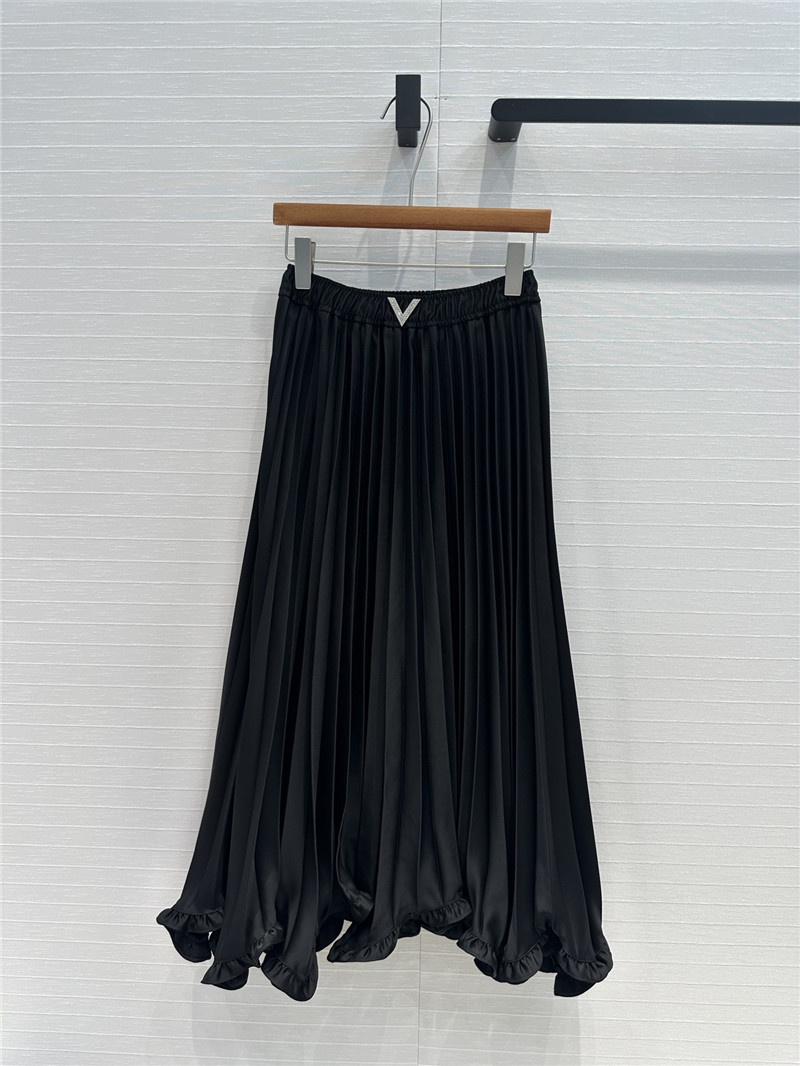 Va1e*ntin0 ach**elordion lace skirt replica d&g clothing