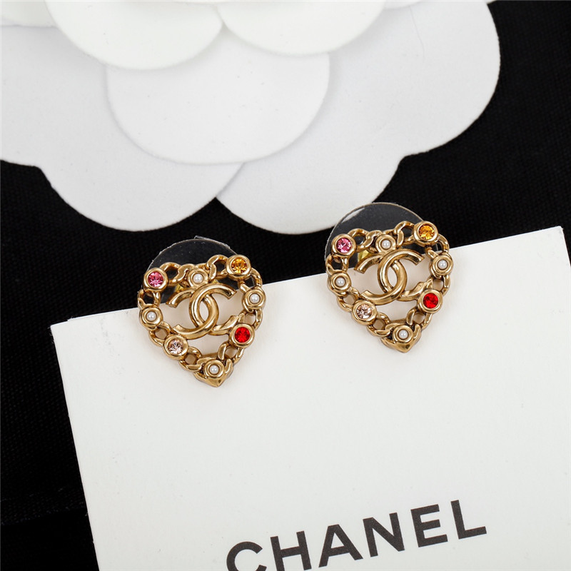 ch**el colored D1am0nd heart earrings