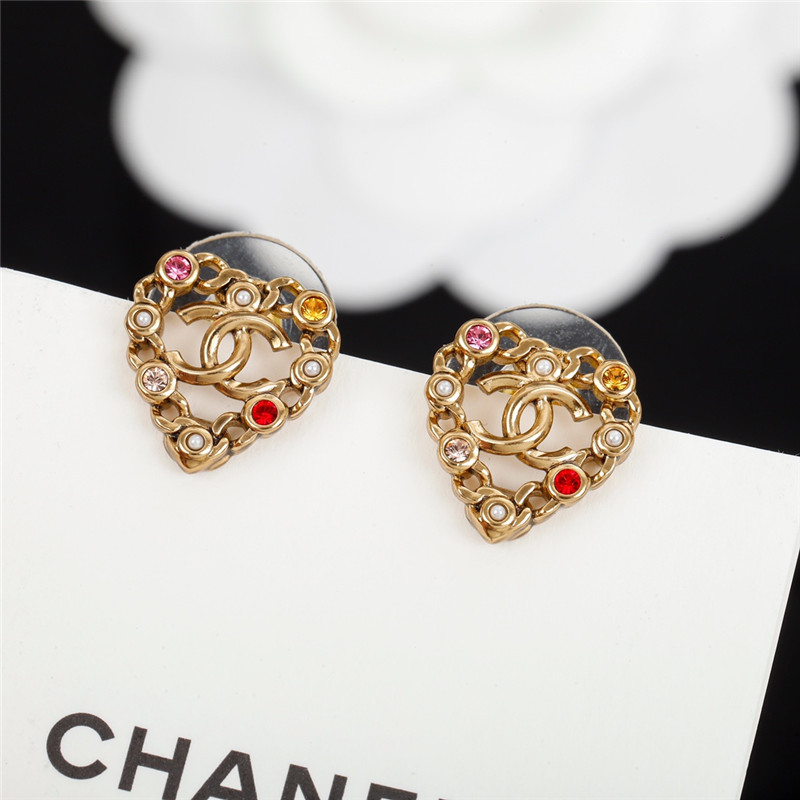 ch**el colored D1am0nd heart earrings