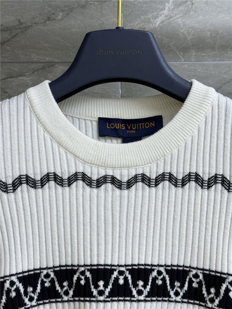 l0vis Vvtt0n lv striped knit suit replica designer clothes