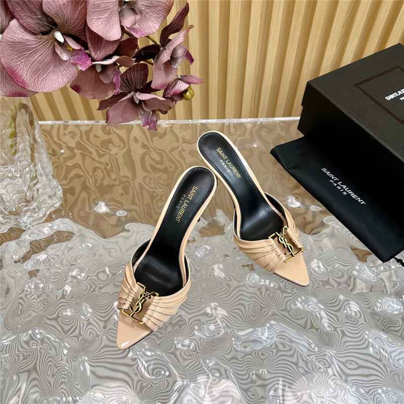 Sa1nt Lau*nt babylone mules in beige patent leather