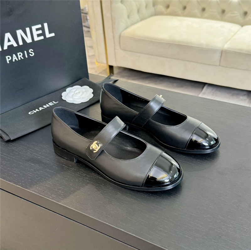 Ch**el gold interlock mary janes in black calfskin
