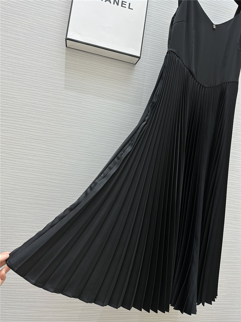 Ch**el v-neck suspender pleated dress replica designer clothes