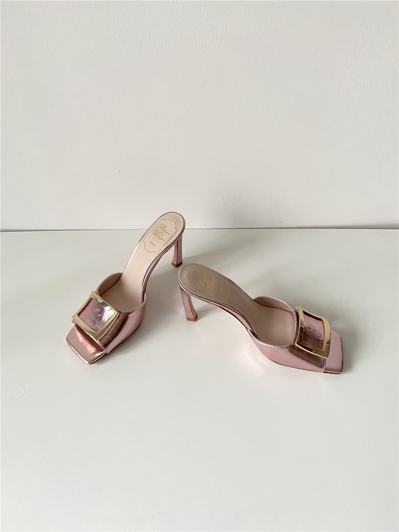 roger u1u1er trumpet mules in rose metallic leather