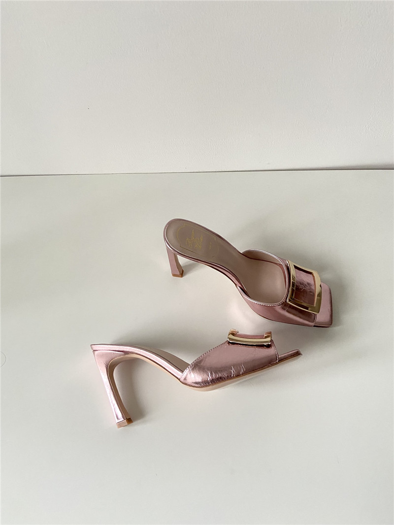 roger u1u1er trumpet mules in rose metallic leather