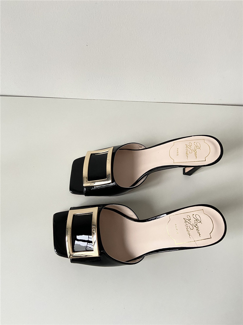 roger u1u1er trompette mules in black patent leather