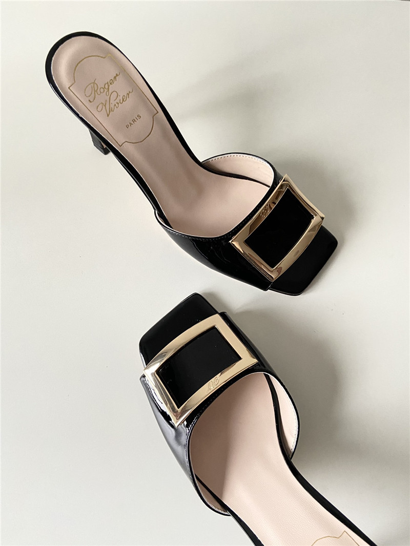 roger u1u1er trompette mules in black patent leather