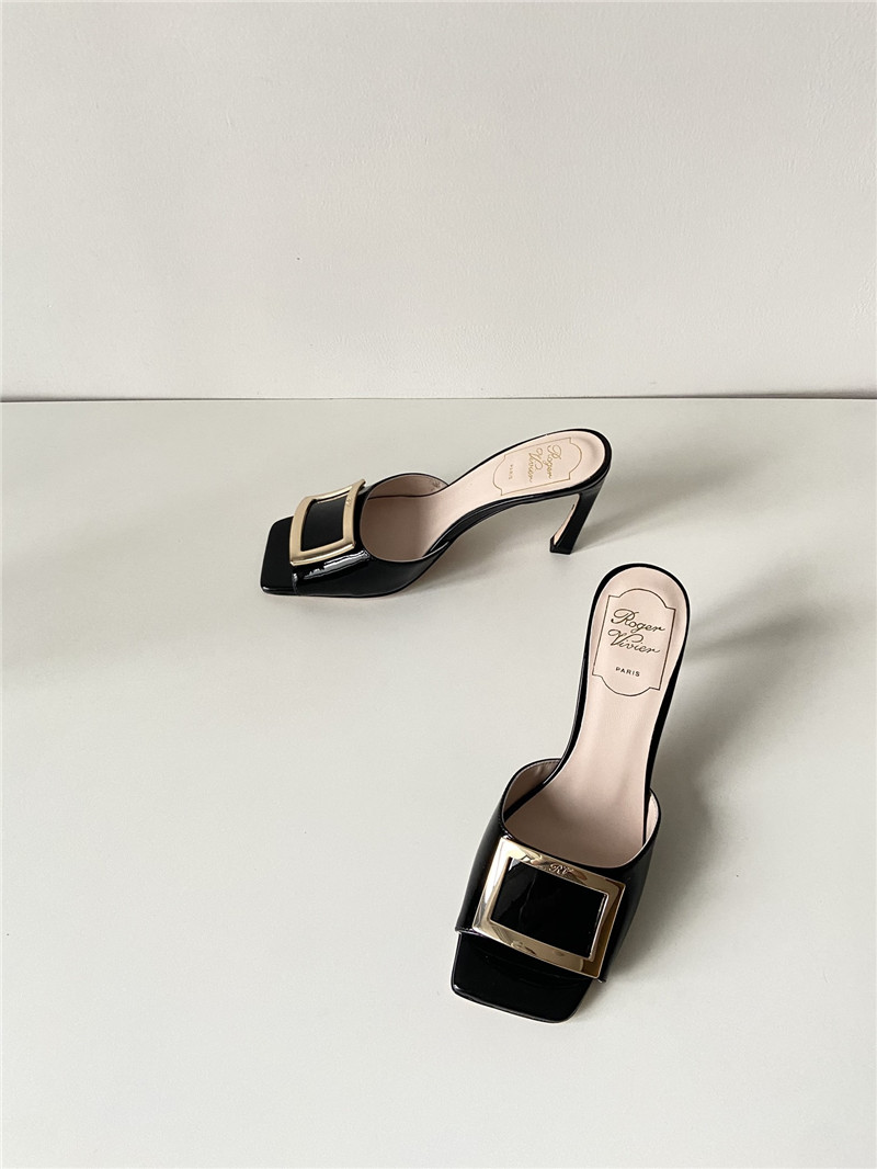 roger u1u1er trompette mules in black patent leather