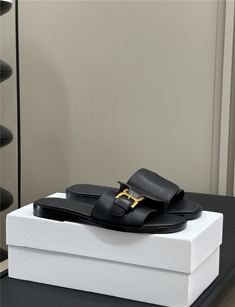Chloé Marcie Black Calfskin Slides