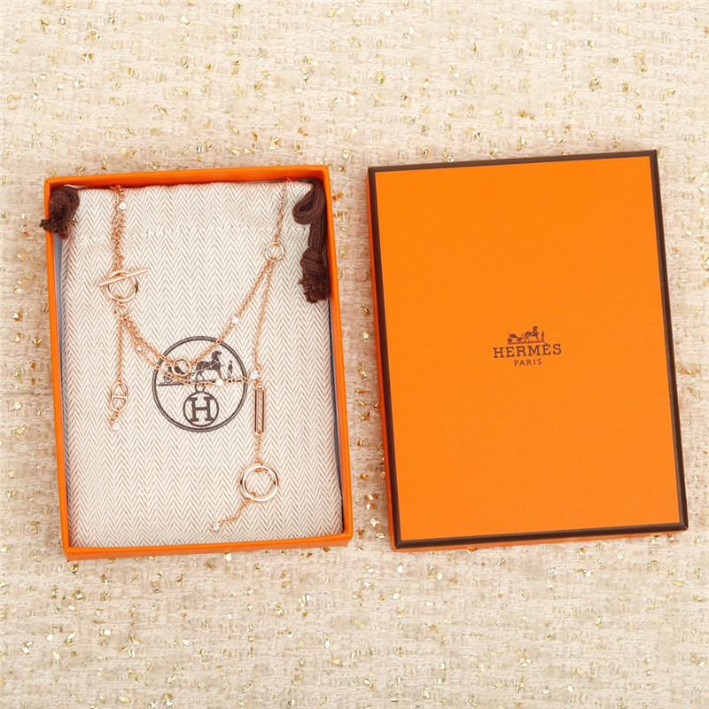 H**me5 pig nose necklace