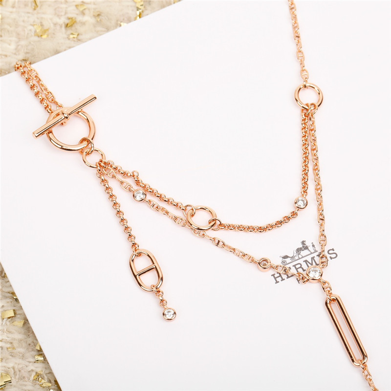 H**me5 pig nose necklace