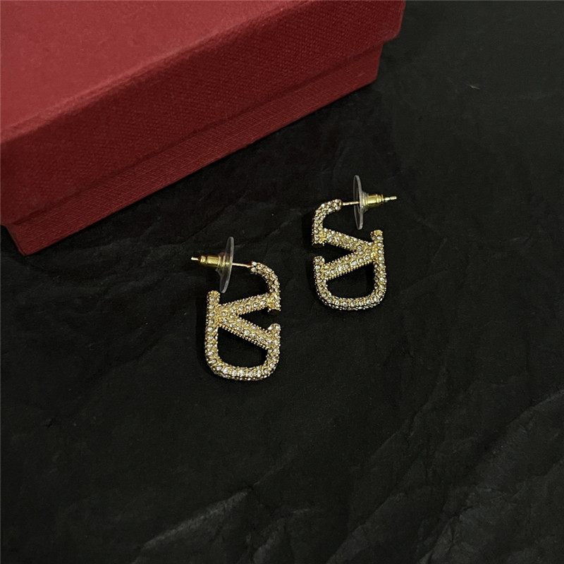 Va1e*ntin0 new earrings
