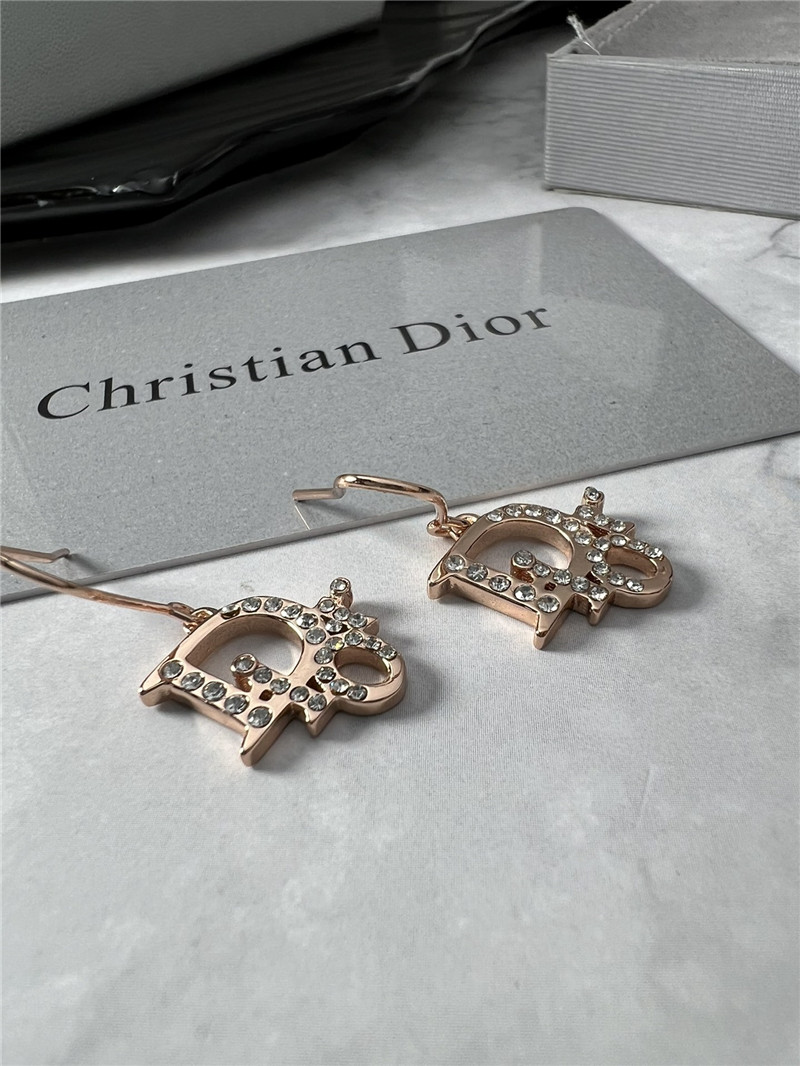D10r new earrings